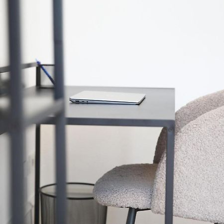 Palais Passy~Design Suite Mit Ausblick Im Zentrum Wiesbaden Exteriör bild