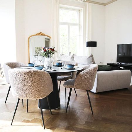 Palais Passy~Design Suite Mit Ausblick Im Zentrum Wiesbaden Exteriör bild