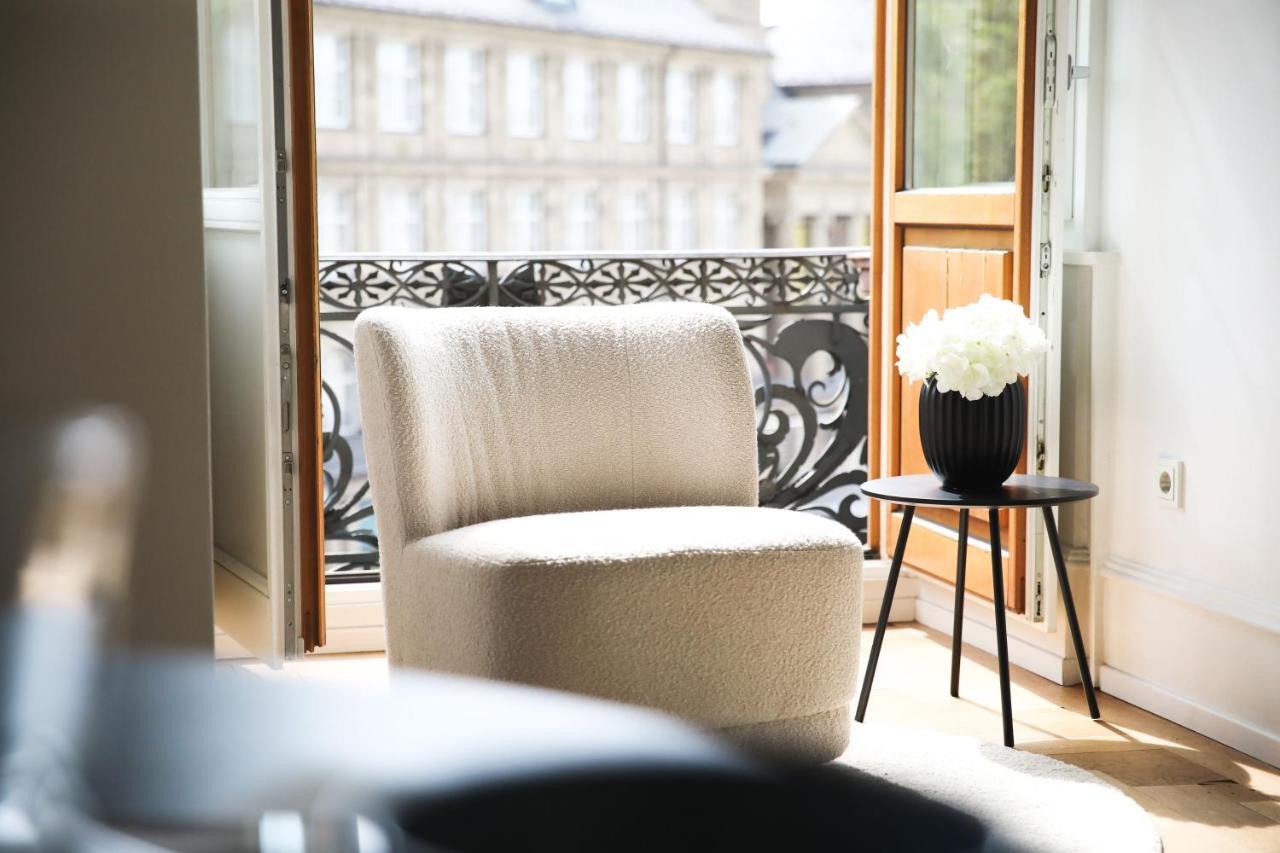 Palais Passy~Design Suite Mit Ausblick Im Zentrum Wiesbaden Exteriör bild
