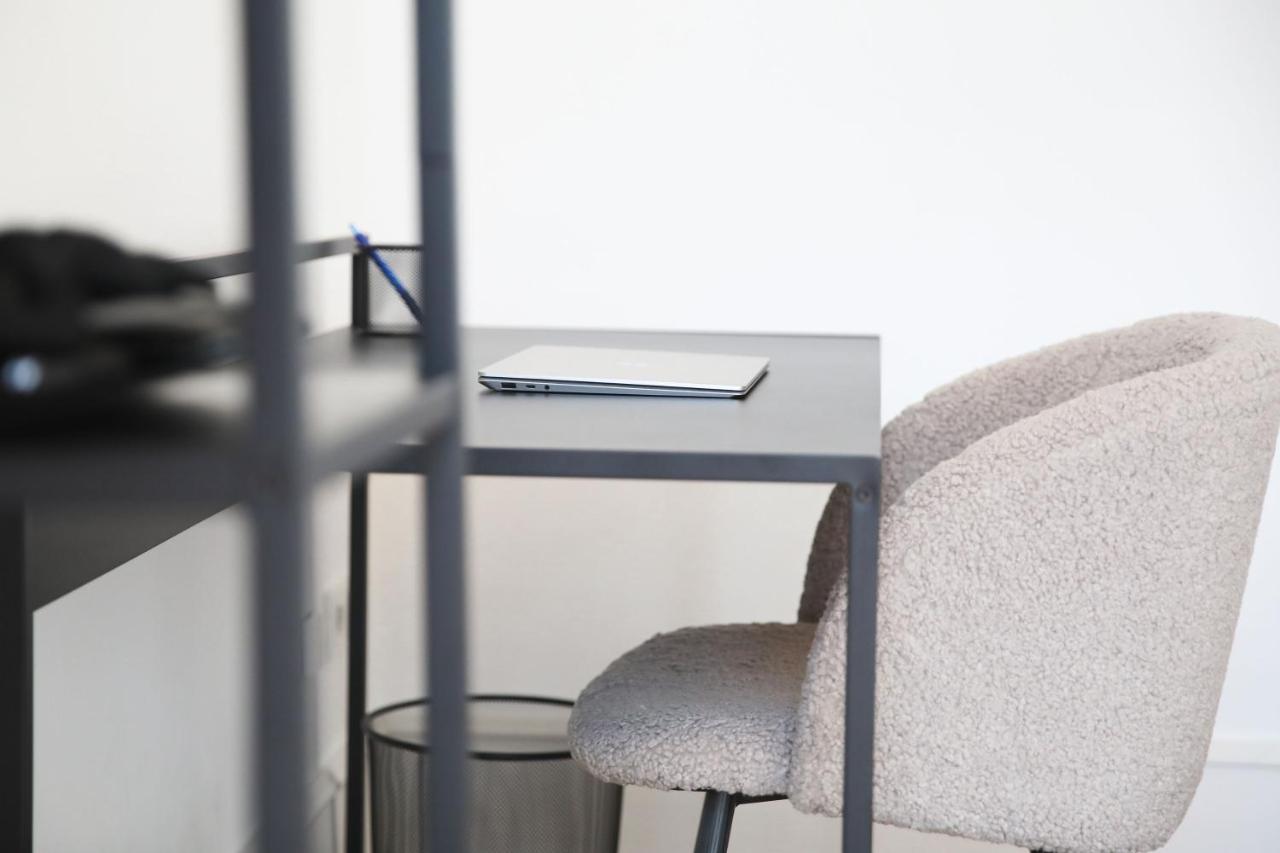 Palais Passy~Design Suite Mit Ausblick Im Zentrum Wiesbaden Exteriör bild