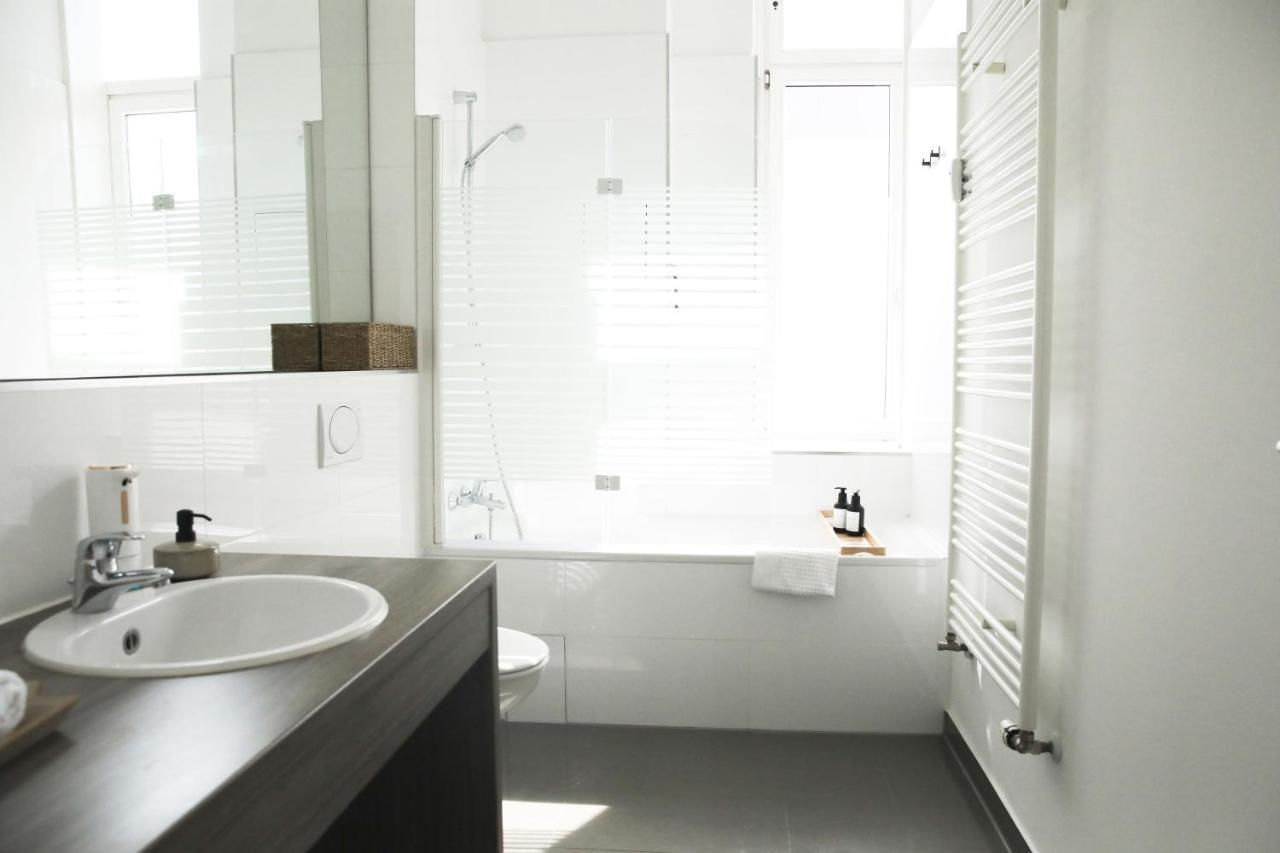 Palais Passy~Design Suite Mit Ausblick Im Zentrum Wiesbaden Exteriör bild