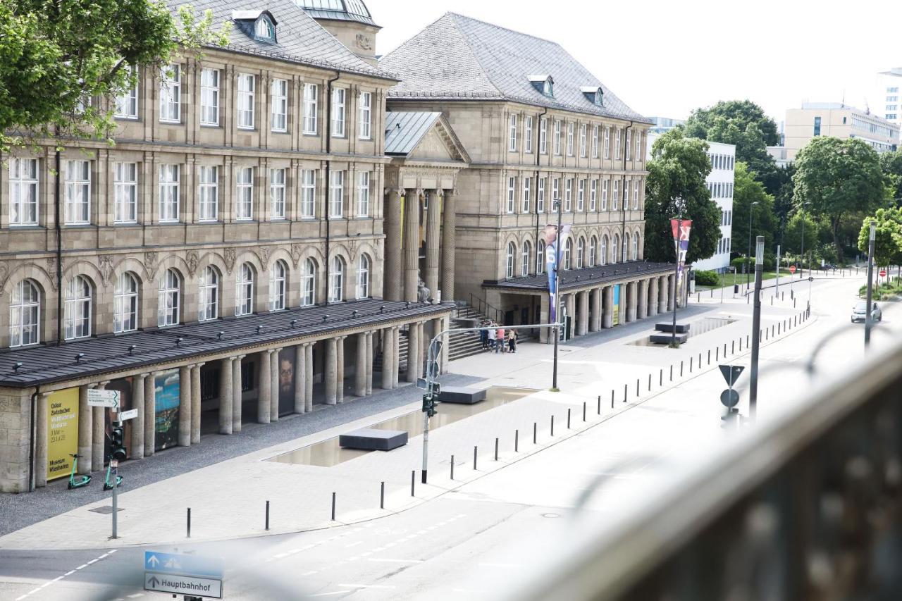 Palais Passy~Design Suite Mit Ausblick Im Zentrum Wiesbaden Exteriör bild