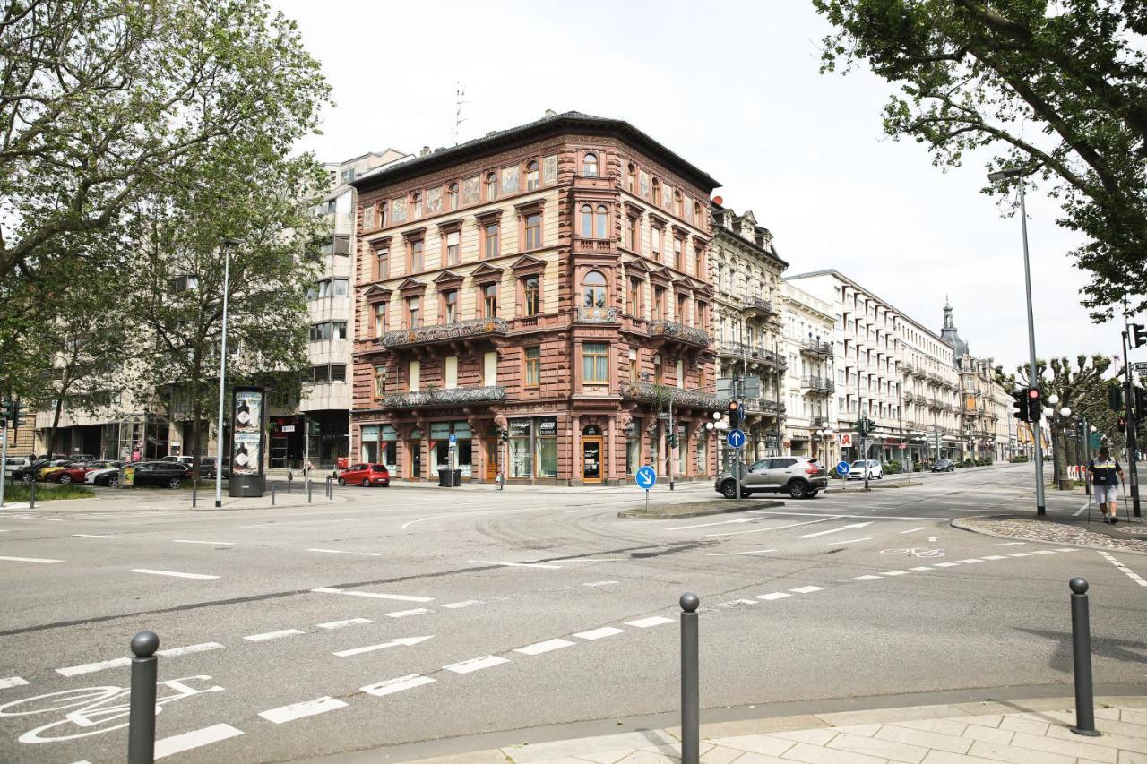 Palais Passy~Design Suite Mit Ausblick Im Zentrum Wiesbaden Exteriör bild